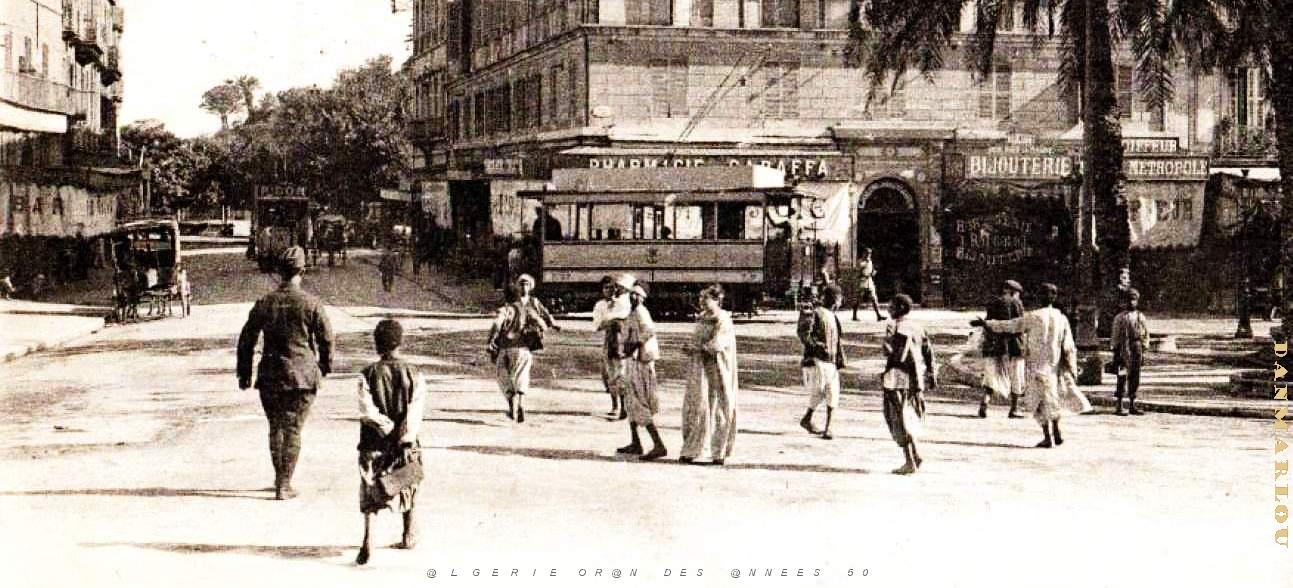 2940- Oran - Place Kleber et Rue Haute d'Orleans2.jpg